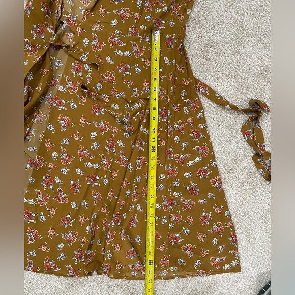 re:named floral wrap dress size small - Picture 10 of 10
